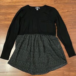 Small, lightweight Pea in the Pod maternity sweater/blouse